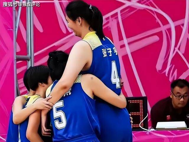 年轻漂亮的妈妈